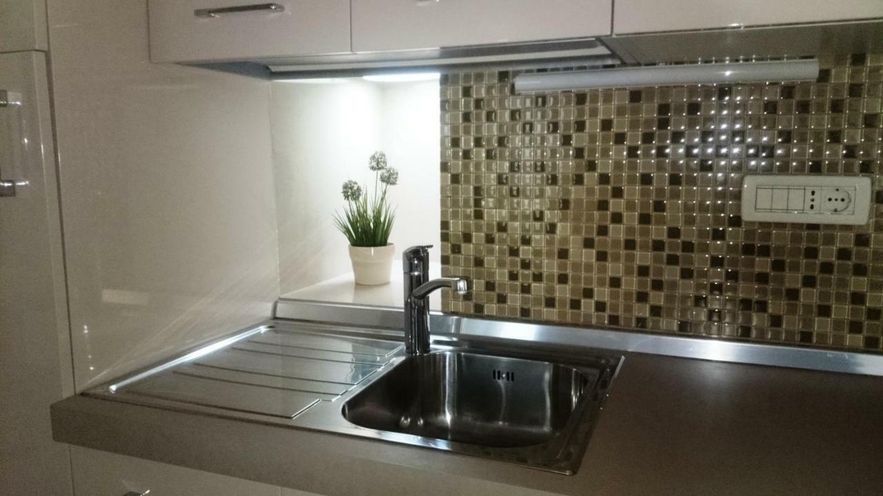 Corte Dei Merli Apartment & Studio 罗维尼 外观 照片