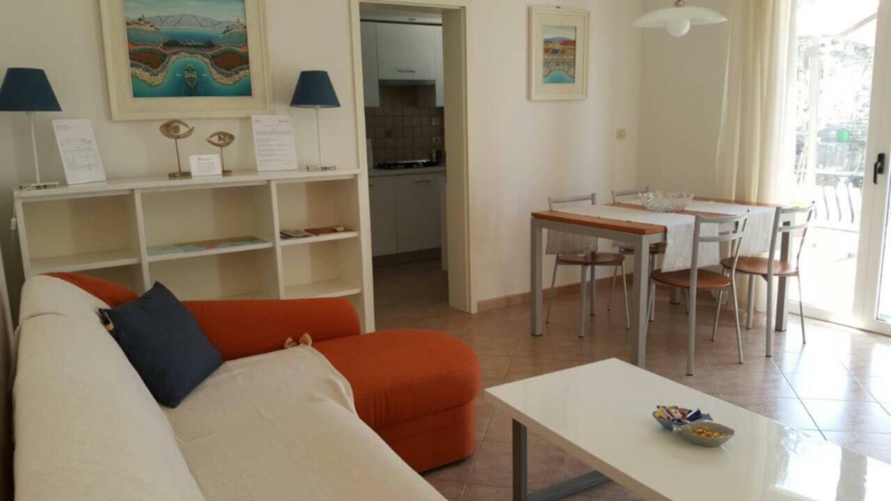 Corte Dei Merli Apartment & Studio 罗维尼 外观 照片
